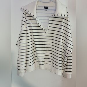 Torrid Oversized Crewneck Top in Cream & Black Size 1XL